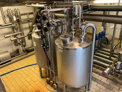 Overview picture of 2005 TANKKI vertical mixing tank (2x)